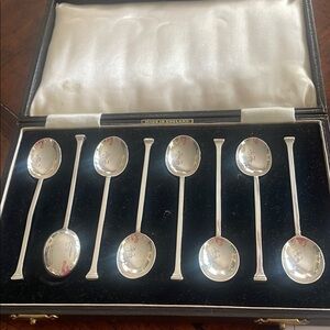Barker bros Ltd  England demaitasse spoon set with case.